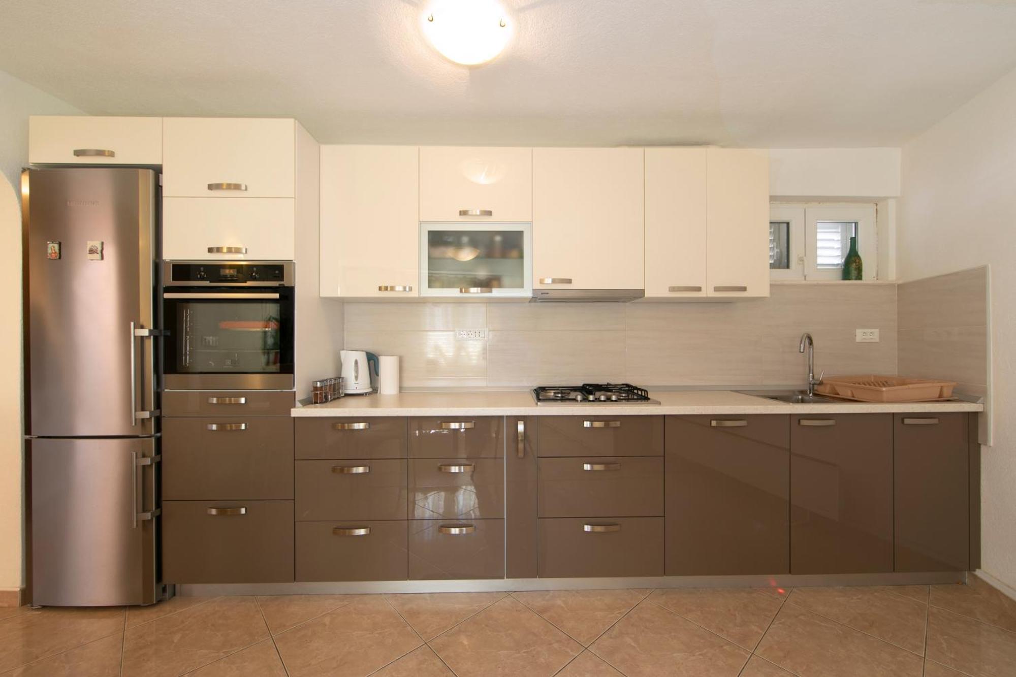 Apartmani Darinka Baška Voda Екстериор снимка