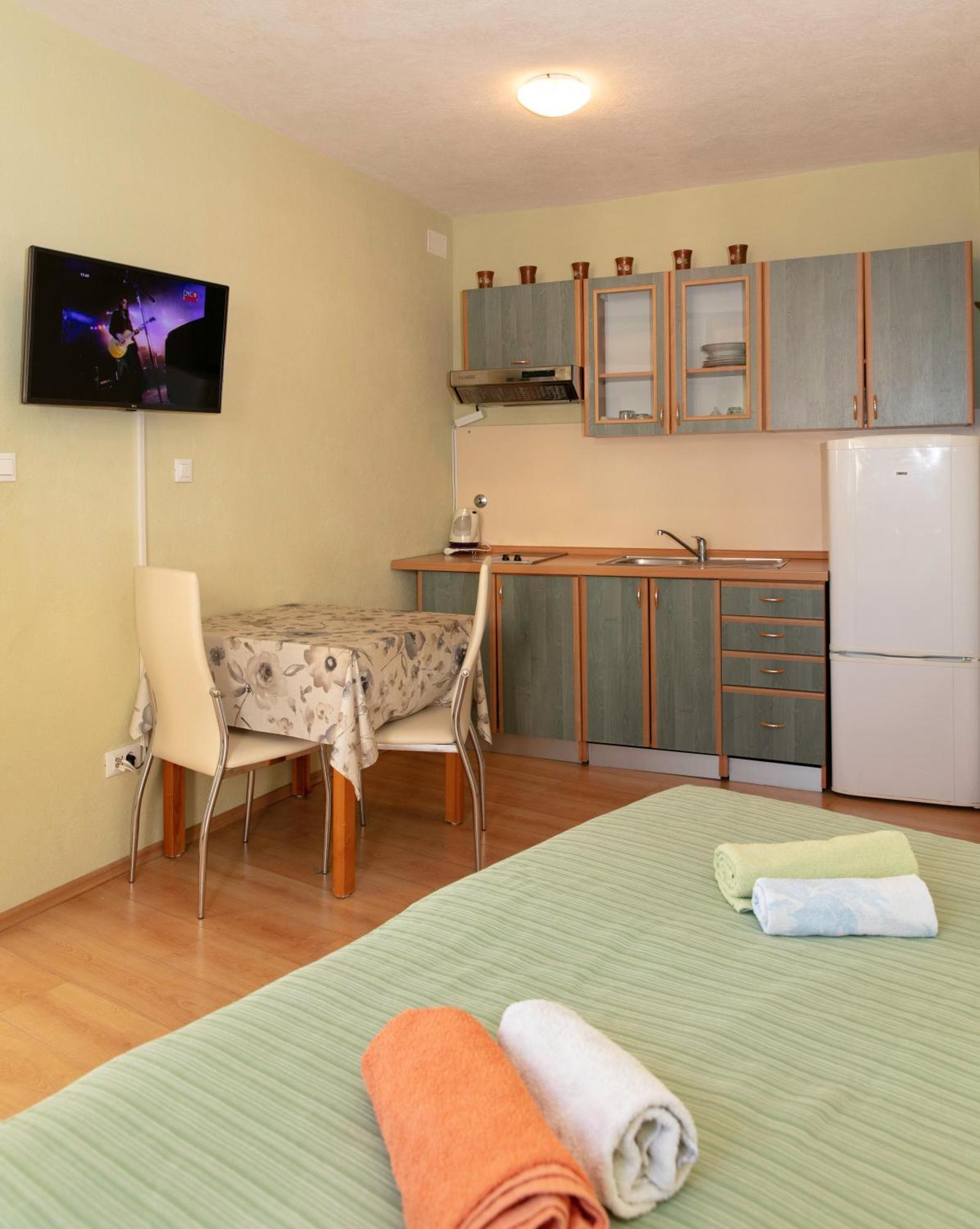 Apartmani Darinka Baška Voda Екстериор снимка