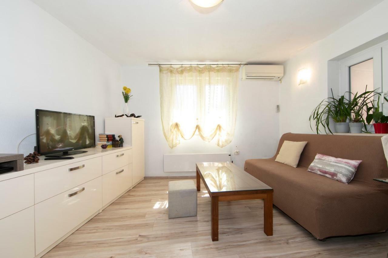 Apartmani Darinka Baška Voda Екстериор снимка