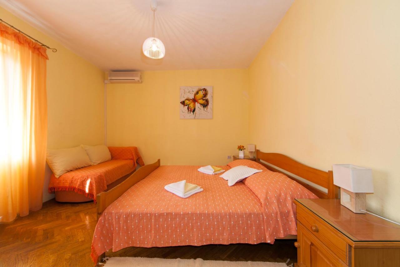 Apartmani Darinka Baška Voda Екстериор снимка